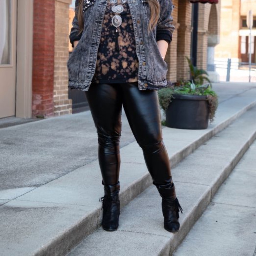 COPY - NWT L&B Black faux leather shiny plus size XL leggings